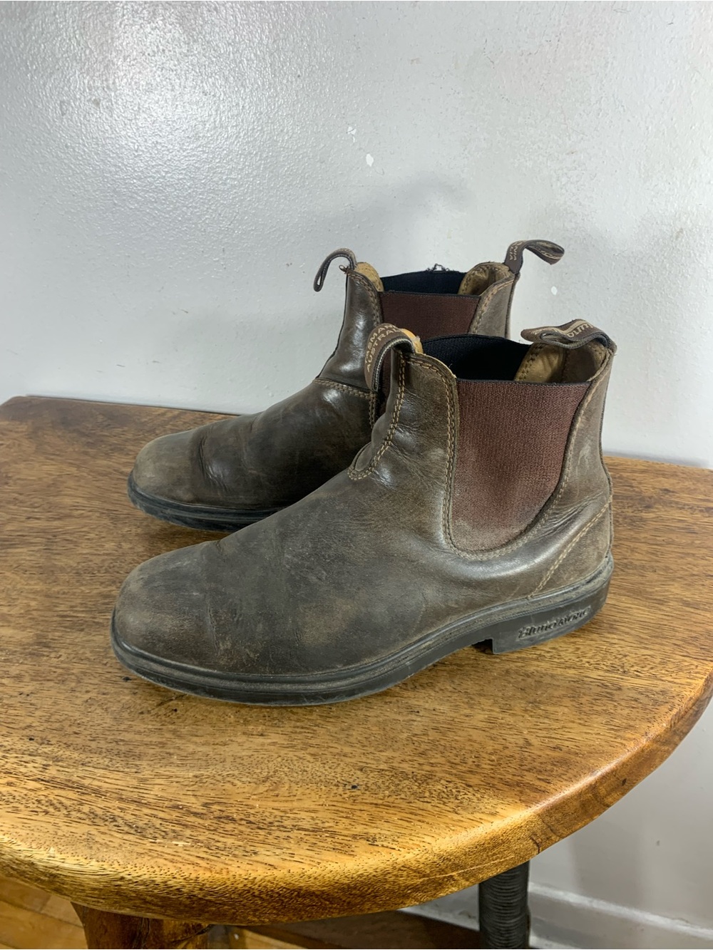 Blundstone distressed leather boots